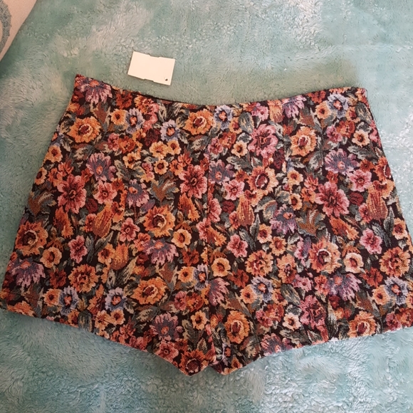 Phanuel shorts - Picture 2 of 6